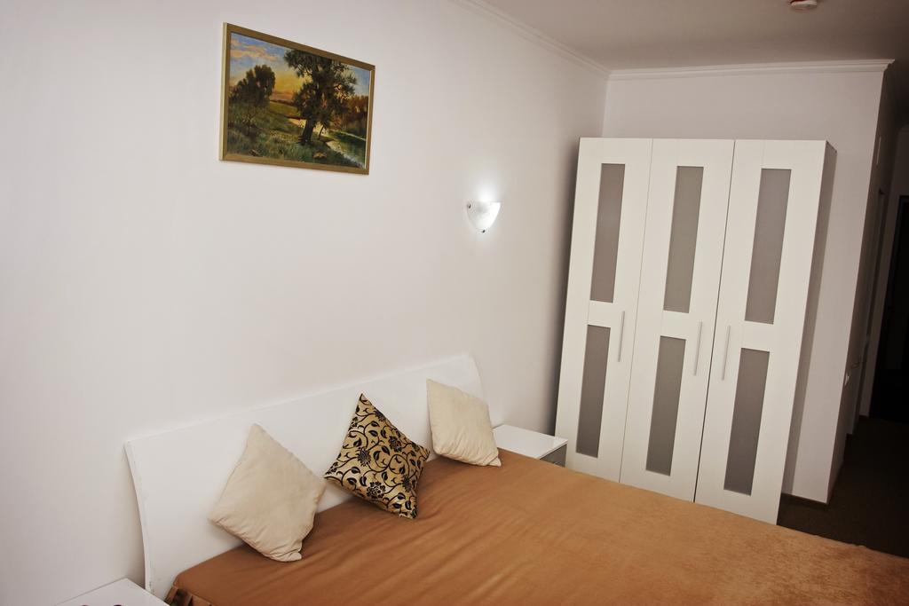 Rhc Royal Hotel Oradea Rum bild