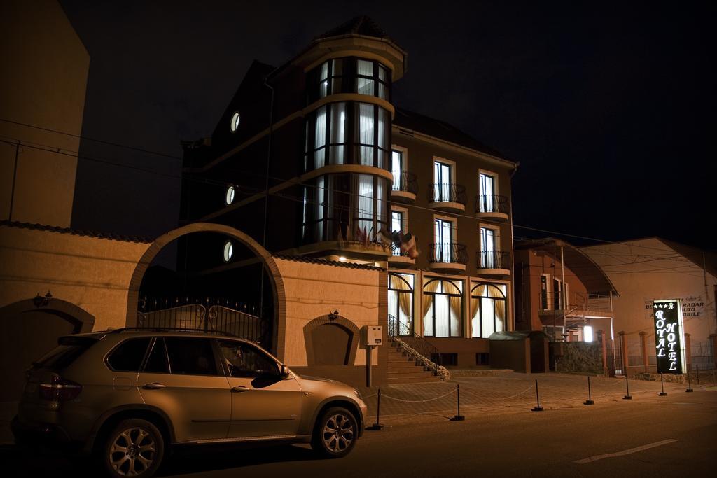 Rhc Royal Hotel Oradea Exteriör bild
