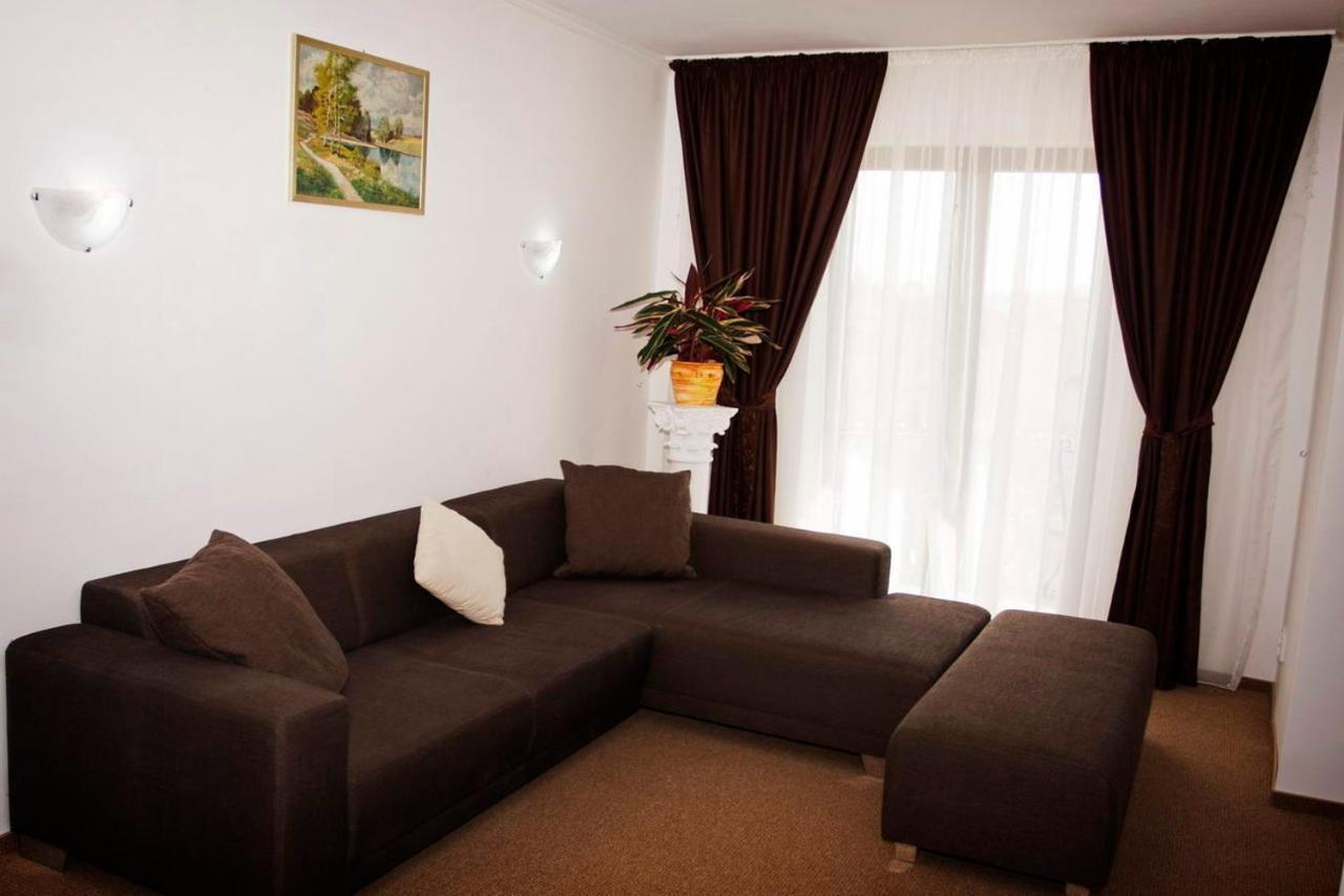 Rhc Royal Hotel Oradea Exteriör bild