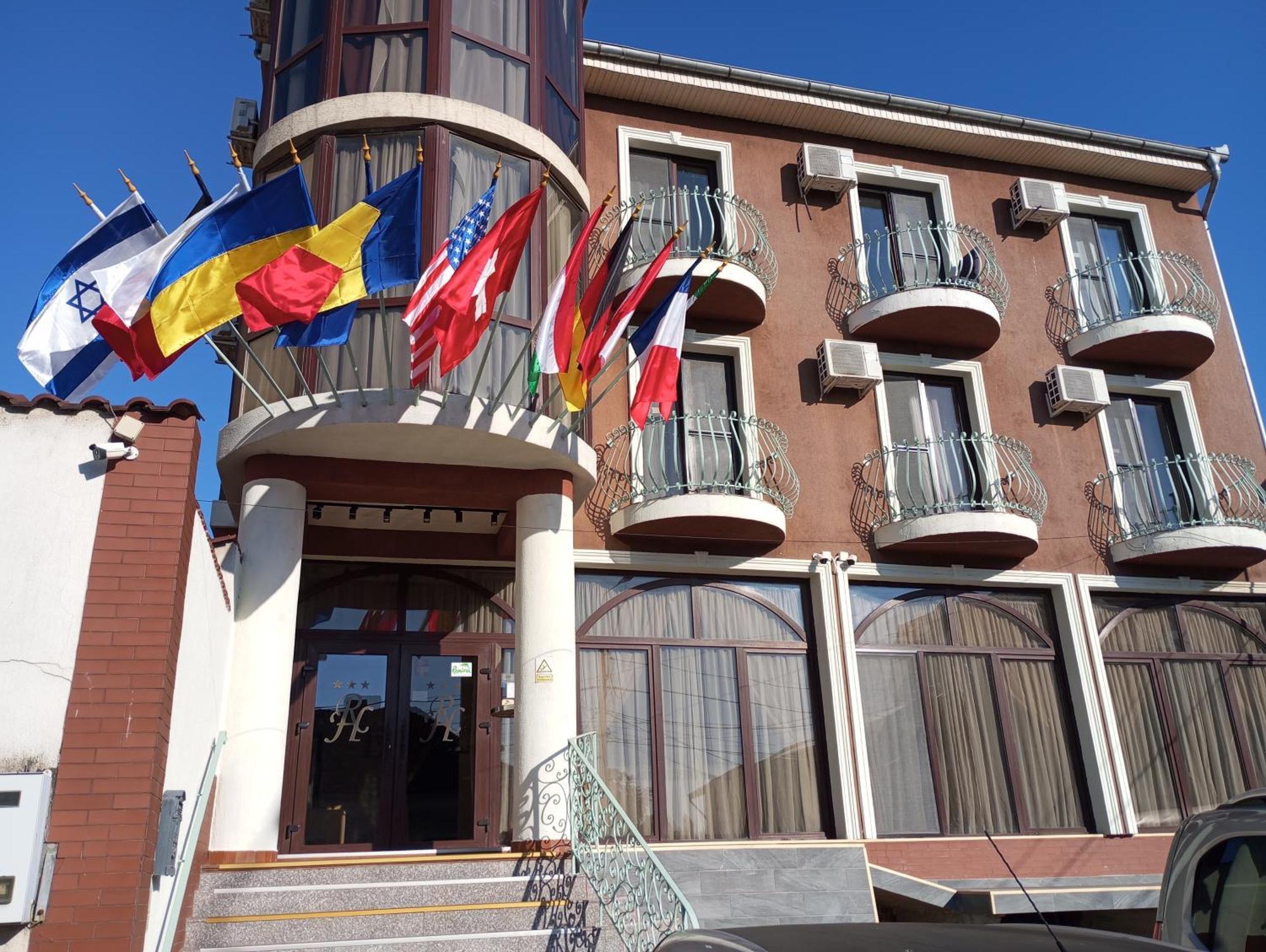Rhc Royal Hotel Oradea Exteriör bild